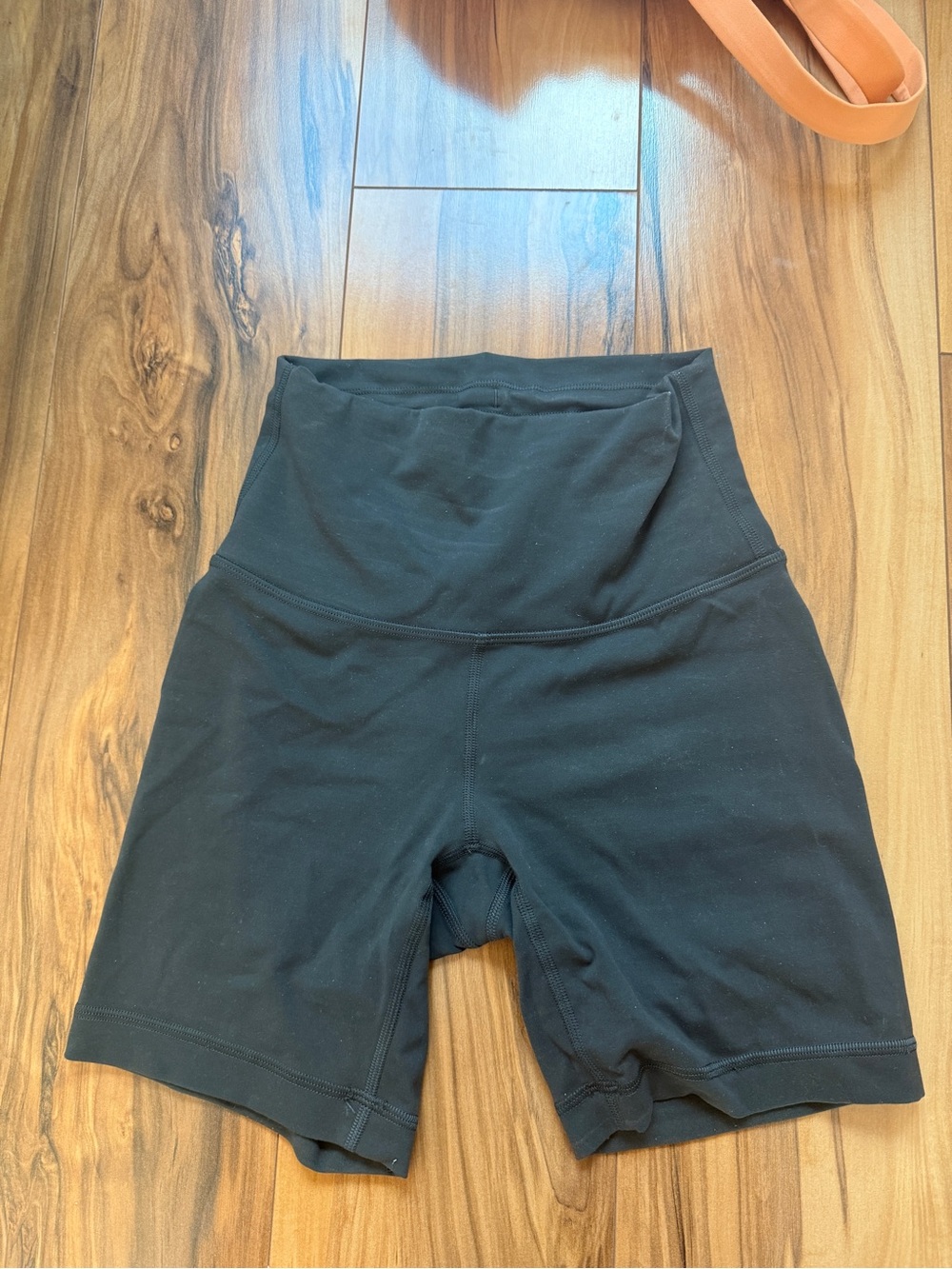 Lululemon grey Wunder under biker shorts